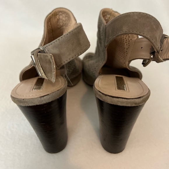 Tahari Size 7 1/2M Suede Taupe Perforated Open Toe Heeled Shoes - Picture 6 of 16